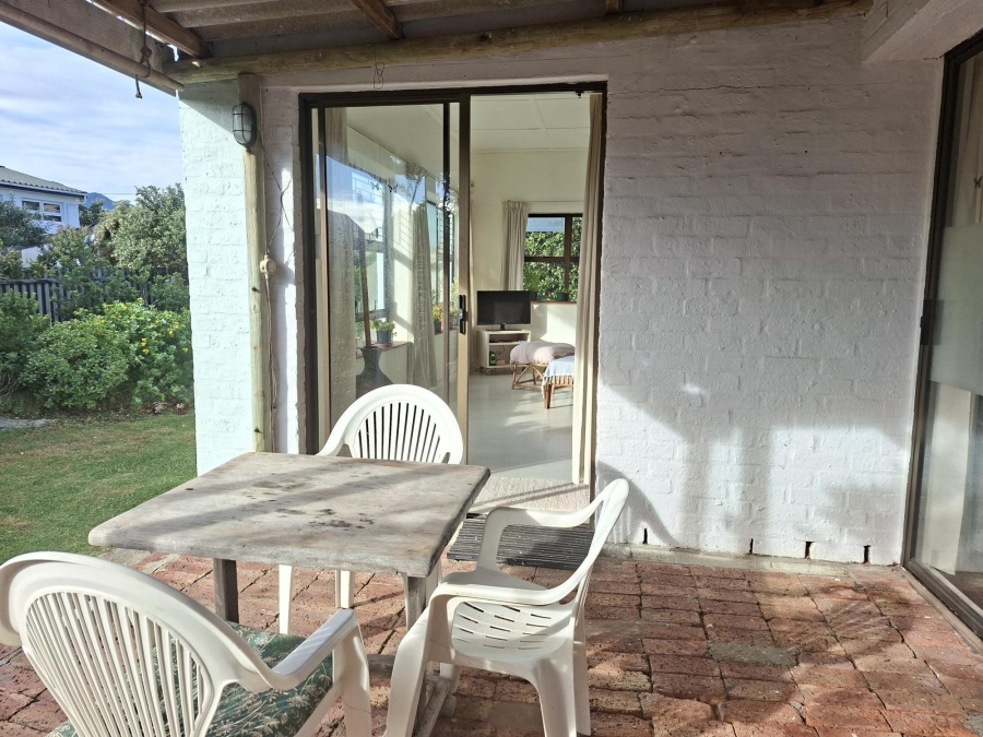 6 Bedroom Property for Sale in Pringle Bay Western Cape